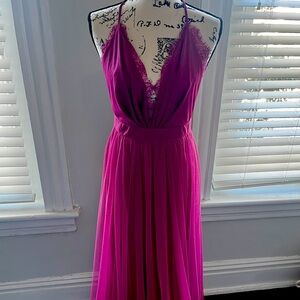 Maxi dress with lace and tulle detail